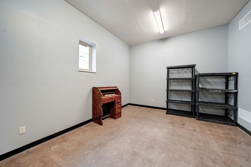 More Photos Of 4133 E Main St, Columbus Storefront Retail Office For Sale