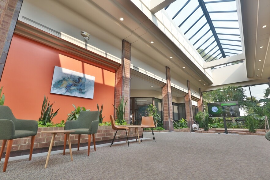 More Photos Of 11492 Bluegrass Pky, Louisville Office For Lease