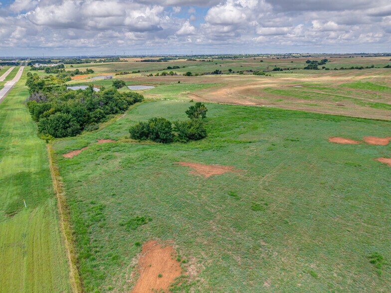More Photos Of Northwest Expy, Yukon Land For Sale