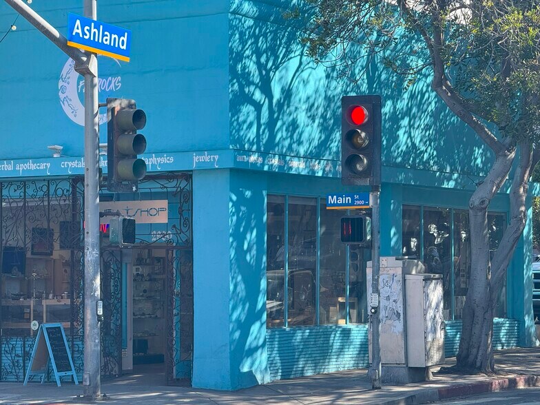 More Photos Of 2823-211 Main St, Santa Monica Loft Creative Space For Lease