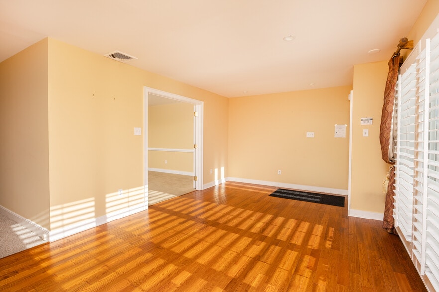 More Photos Of 352-362 W Bridge St, New Hope Storefront For Sale