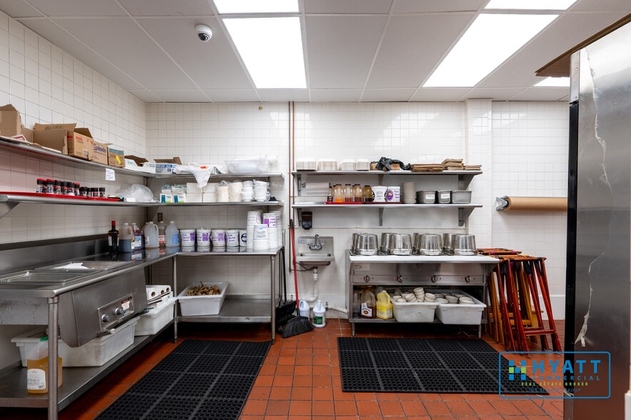 More Photos Of 625 Greenway Rd, Glen Burnie Restaurant For Sale