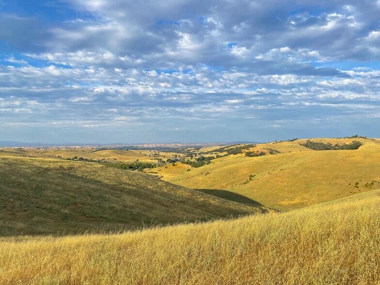 More Photos Of 0 E. 41 Hwy, Templeton Land For Sale