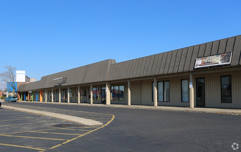 More Photos Of 1701-1741 S University Blvd, Middletown Unknown For Lease