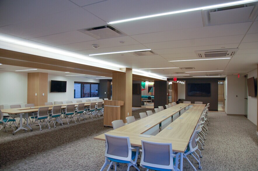 More Photos Of 11 DuPont Cir NW, Washington Office For Lease