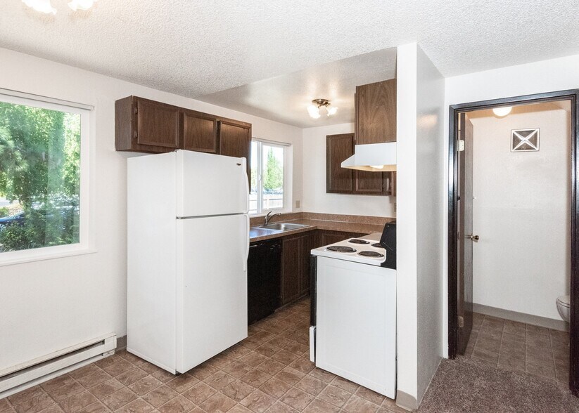 More Photos Of 9350 SW Hall Blvd, Tigard Apartments For Sale