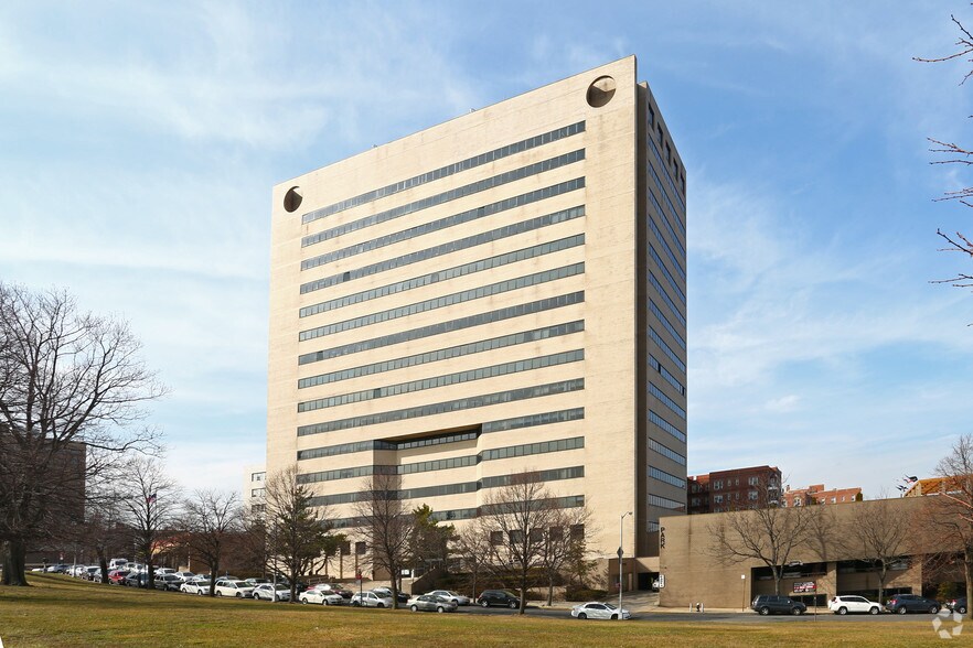 11835 Queens Blvd, Forest Hills, NY 11375 Coworking Space