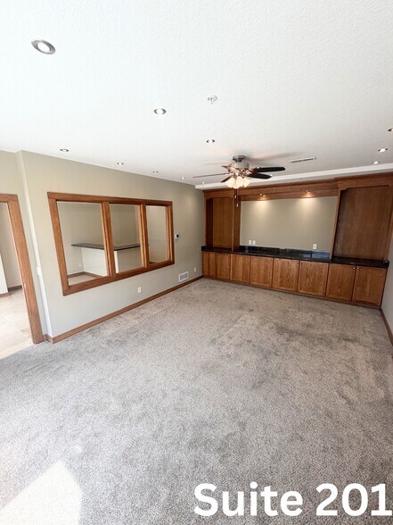 More Photos Of 6500 University Ave, Windsor Heights Apartments For Lease