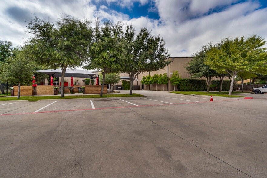 More Photos Of 260 N Miller Rd, Mansfield Religious Facility For Sale