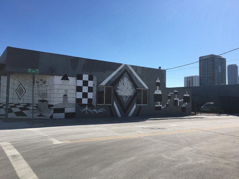 More Photos Of 22-32 NW 20th St, Miami General Retail For Sale