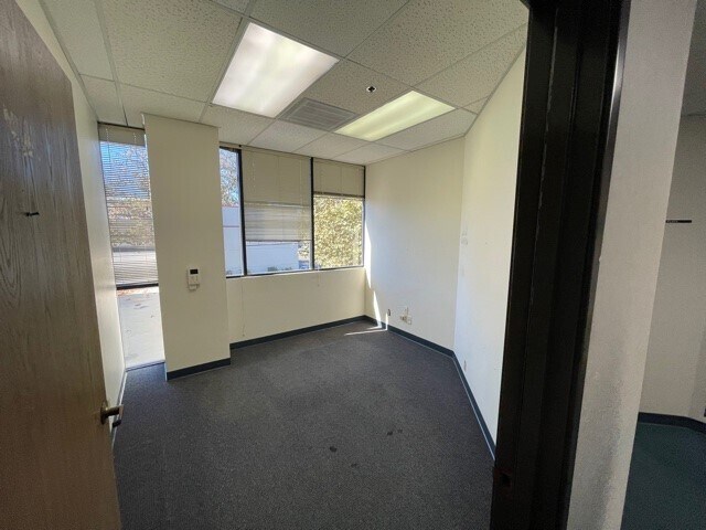 More Photos Of 1220-1240 Avenida Acaso, Camarillo Manufacturing For Lease