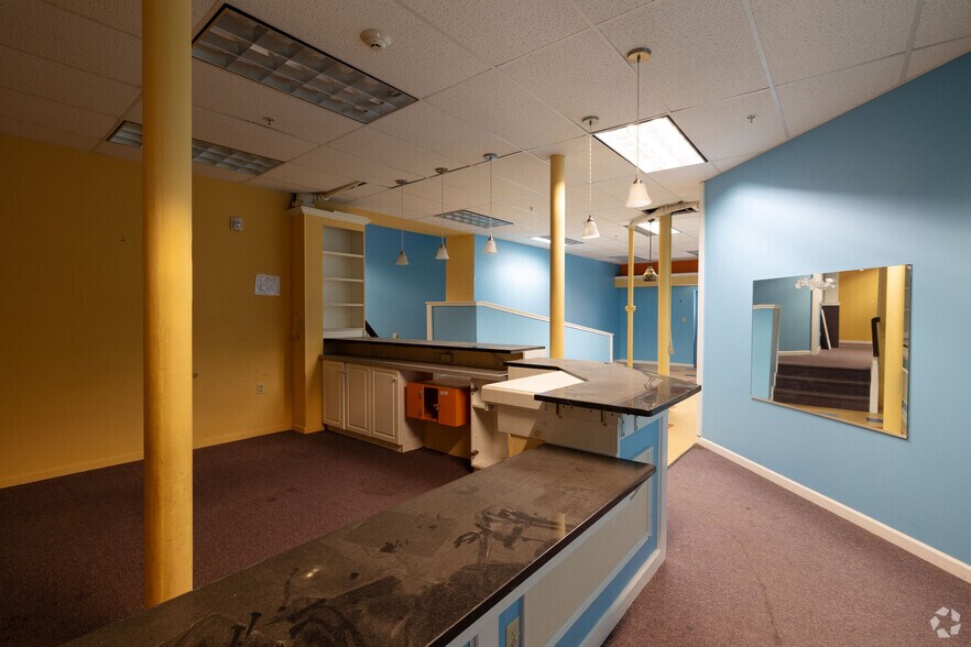 More Photos Of 221 Glen St, Glens Falls Apartments For Lease