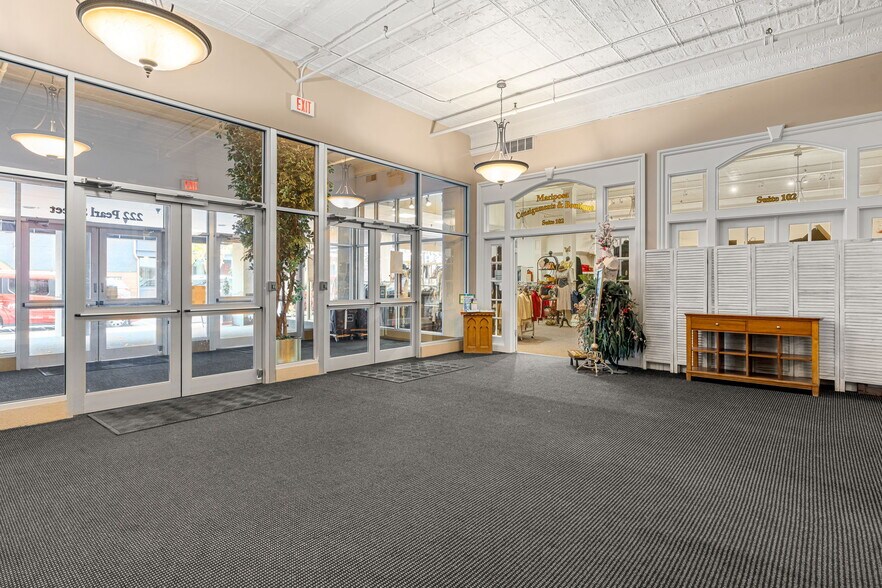 More Photos Of 222 Pearl St, New Albany Office Residential For Lease