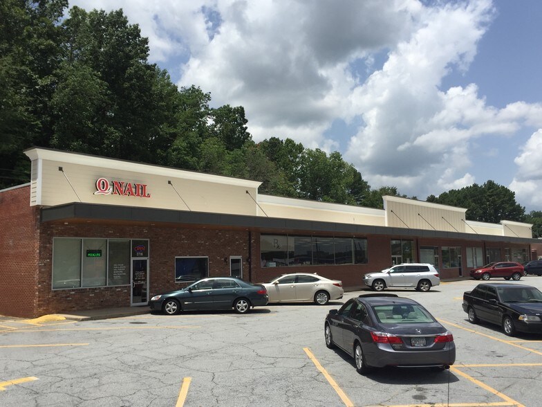 Primary Photo Of 2740 Clairmont Rd NE, Atlanta General Retail For Lease