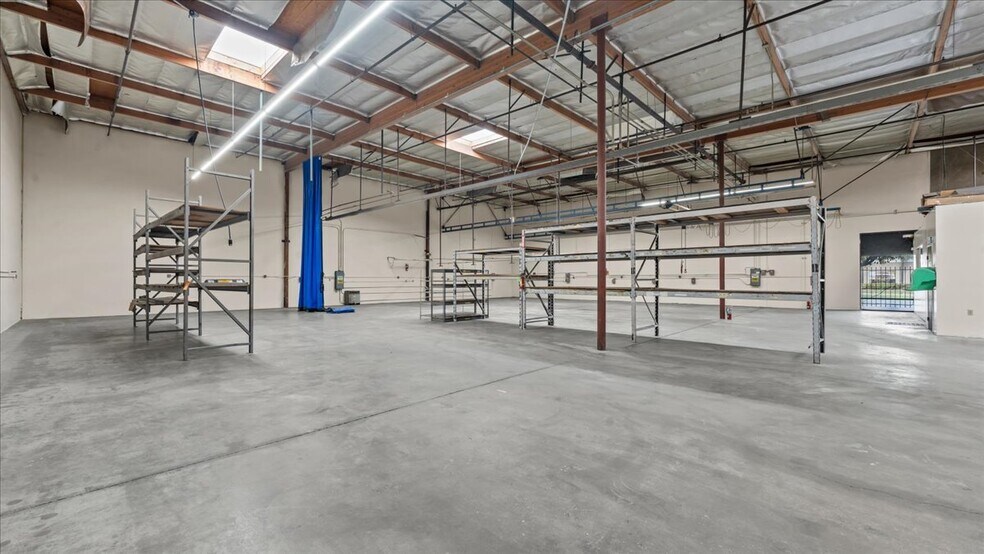 More Photos Of 9262 Bally Ct, Rancho Cucamonga Warehouse For Lease