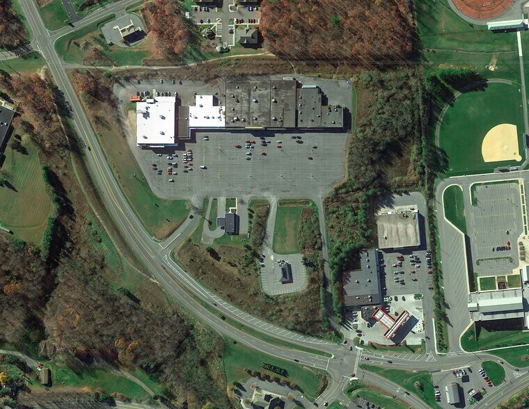 More Photos Of 10701 New Georges Creek Rd SW, Frostburg Unknown For Lease