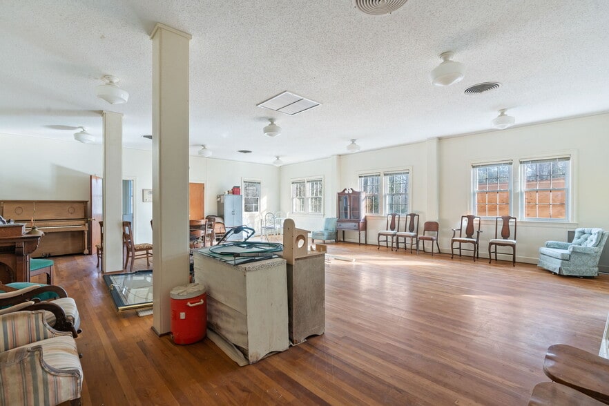 More Photos Of 171 Valley St, Centreville Flex For Sale