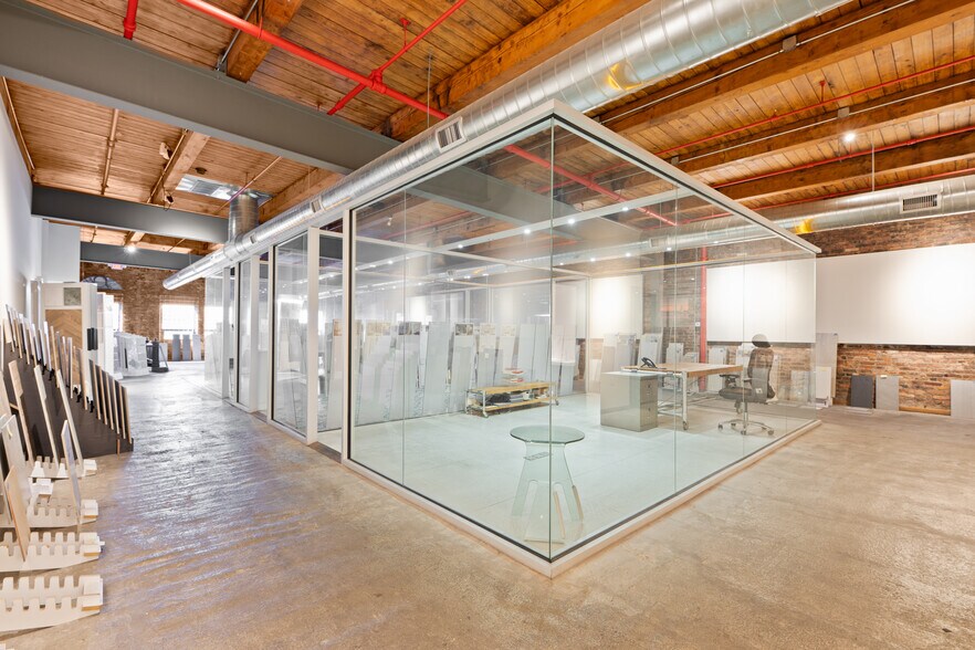 More Photos Of 488-500 Mulberry St, Newark Warehouse For Lease