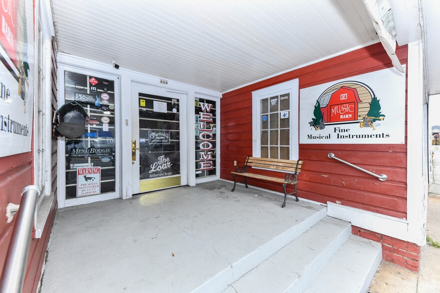 More Photos Of 920 S Chapman St, Greensboro Storefront For Lease