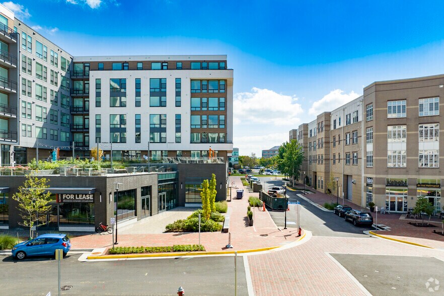 More Photos Of 2323 Dulles Station Blvd, Herndon Apartments For Lease