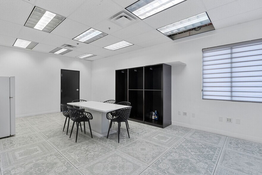 More Photos Of 7580 W Sahara Ave, Las Vegas Medical For Lease