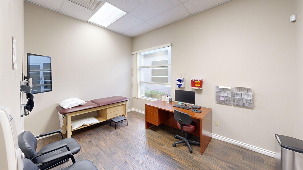 More Photos Of 5225 S Durango Dr, Las Vegas Medical For Sale