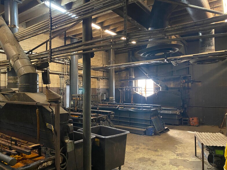 More Photos Of 1012 N 9th Ave, Walla Walla Manufacturing For Sale