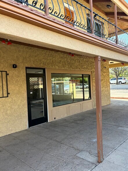 More Photos Of 970 S Oneida St, Denver Unknown For Lease