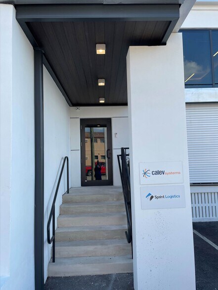 More Photos Of 5575 NW 36th St, Miami Loft Creative Space For Lease