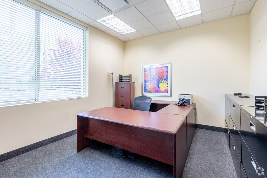 More Photos Of 64 E Midland Ave, Paramus Office For Lease