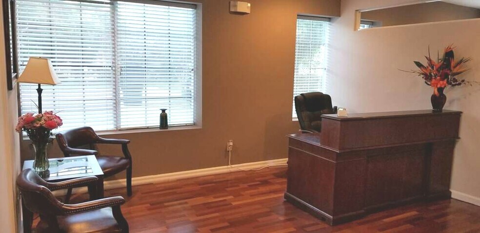 More Photos Of 405 6th St S, Saint Petersburg Office For Sale