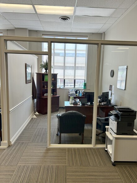 More Photos Of 103 N Main St, Nashville Office For Sale