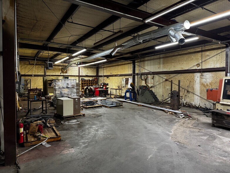 More Photos Of 7801 N Harrison Ave, Shawnee Warehouse For Sale