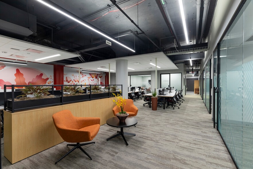 More Photos Of 401 N Broad St, Philadelphia Industrial For Lease