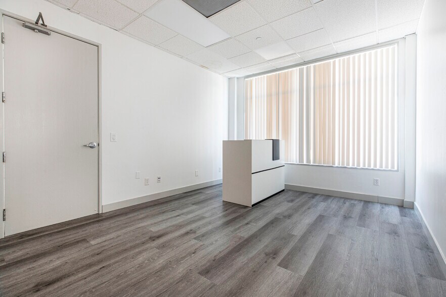 More Photos Of 350 W Arden Ave, Glendale Office For Lease