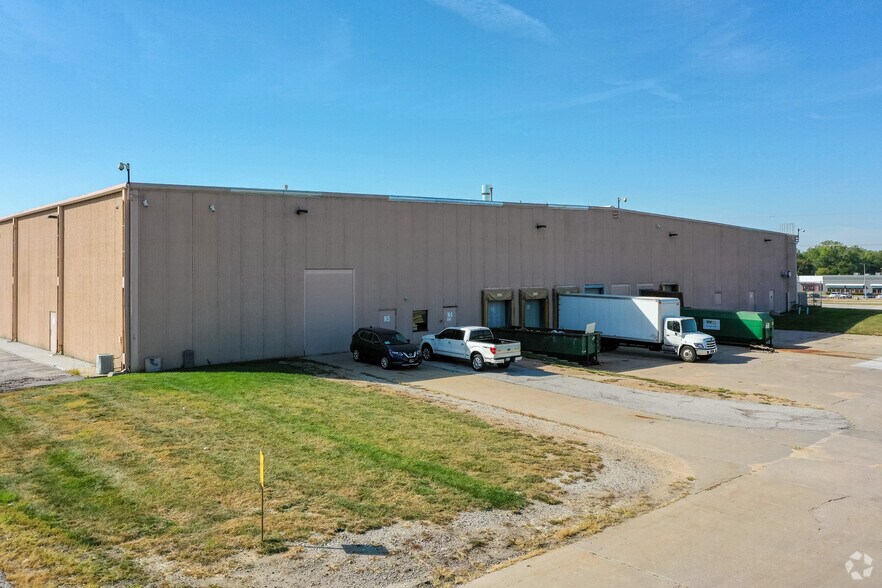 More Photos Of 10910 Mill Valley Rd, Omaha Light Distribution For Sale