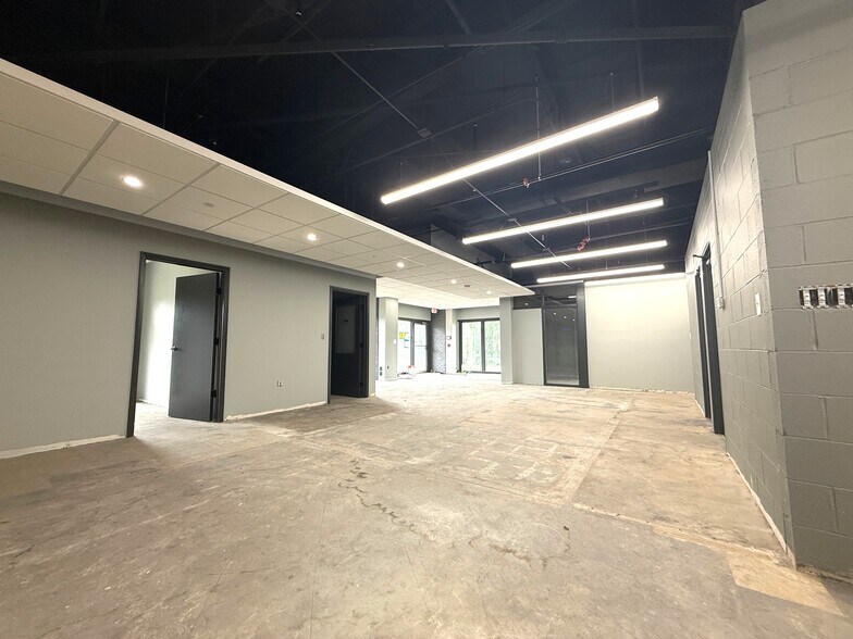 More Photos Of 610 Maryknoll Dr, Lockport Office For Lease