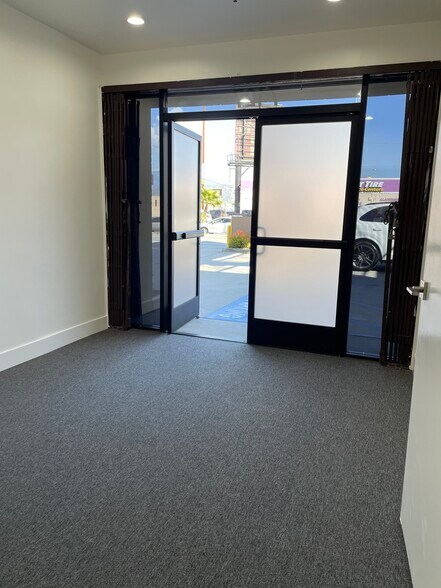 More Photos Of 7127 Laurel Canyon Blvd, North Hollywood Office For Lease