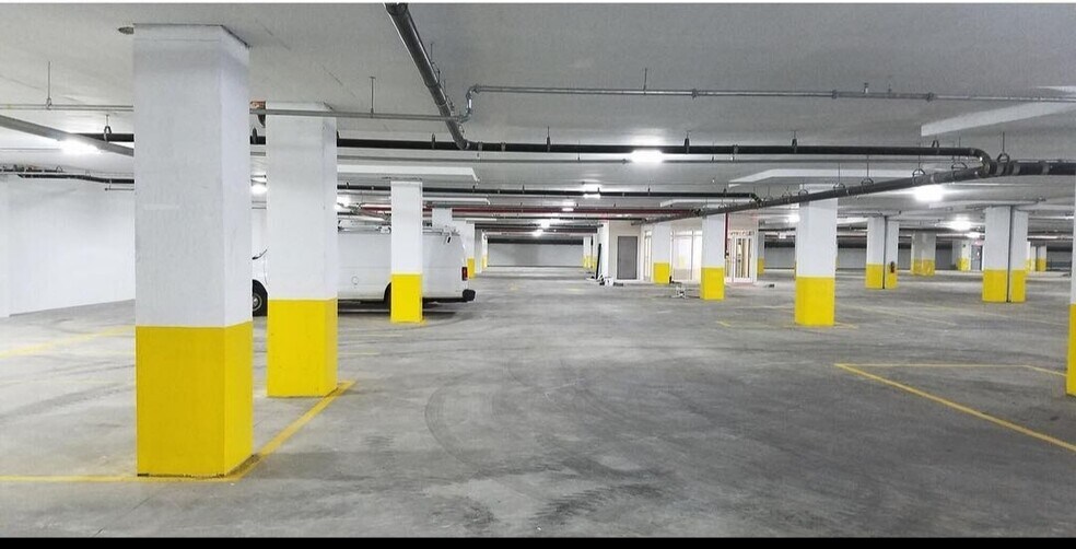 More Photos Of 2590 Hylan Blvd, Staten Island Unknown For Lease