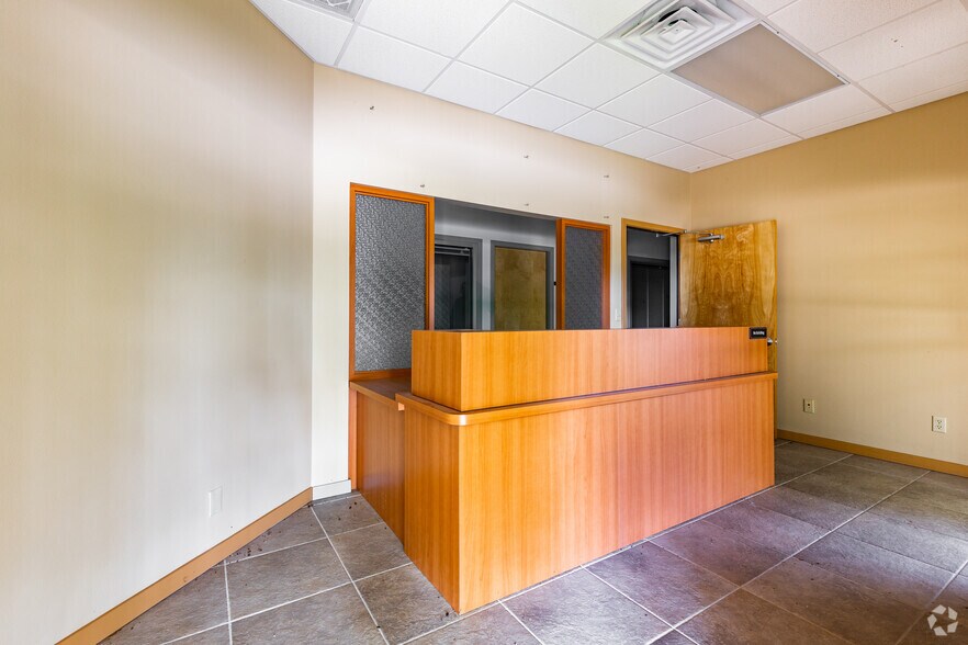 More Photos Of 85 SW 52nd Ave, Ocala Office For Sale