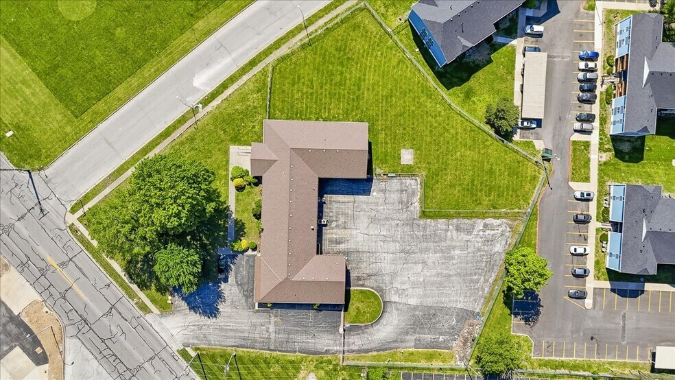 More Photos Of 8540 Blue Ridge Blvd, Kansas City Office For Sale