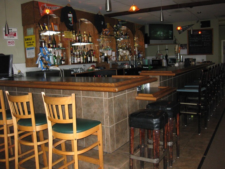 More Photos Of 3932 Macarthur Blvd, Oakland Bar For Sale