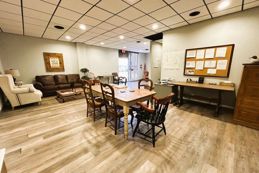 More Photos Of 1916 Gallagher Dr, Sherman Warehouse For Sale