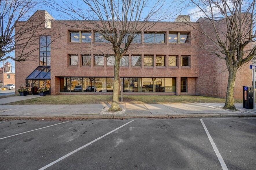 More Photos Of 220 Penn Ave, Scranton Office For Lease