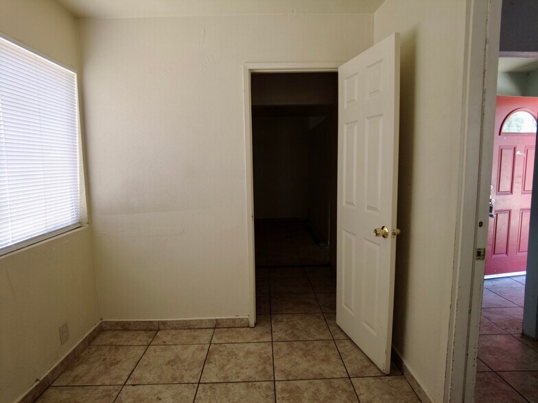 More Photos Of 8320-8322 Mission Blvd, Jurupa Valley Storefront Retail Office For Sale