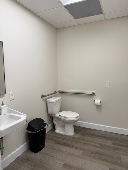 More Photos Of 935 Main St, Safety Harbor Office For Lease