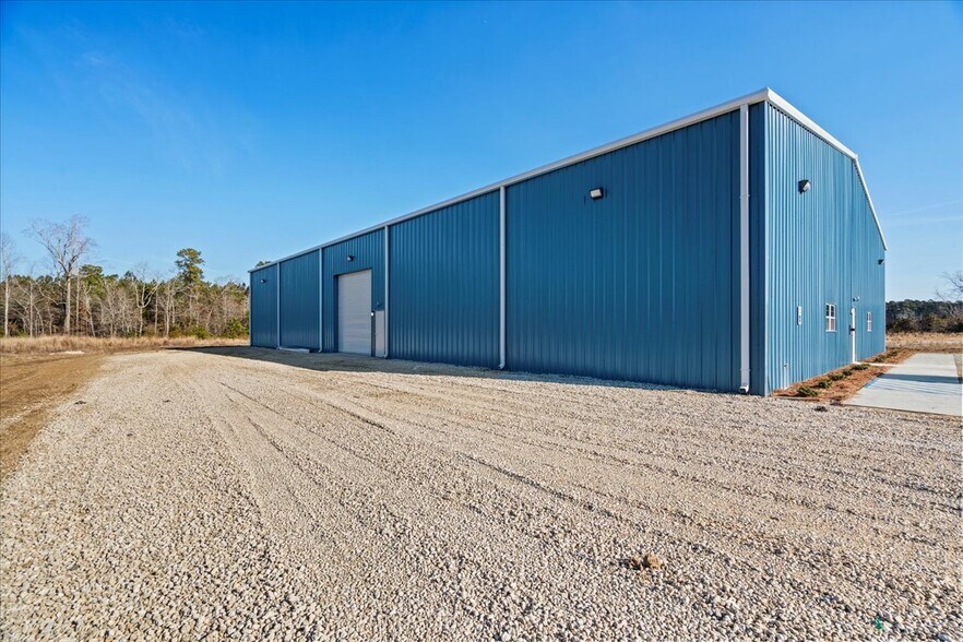 More Photos Of 3345 Willow Creek Rd, Florence Flex For Lease