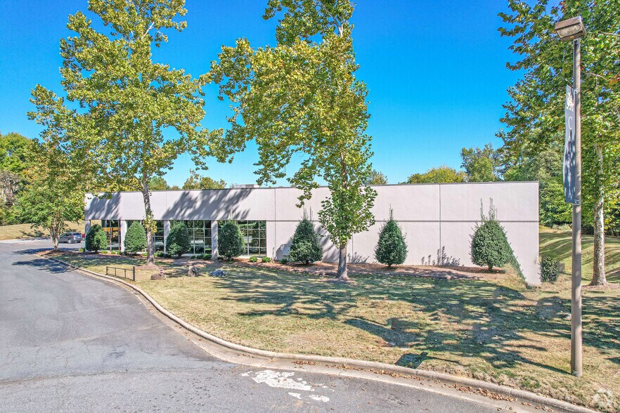 Primary Photo Of 4120 Turtle Creek Ln, Charlotte Warehouse For Lease