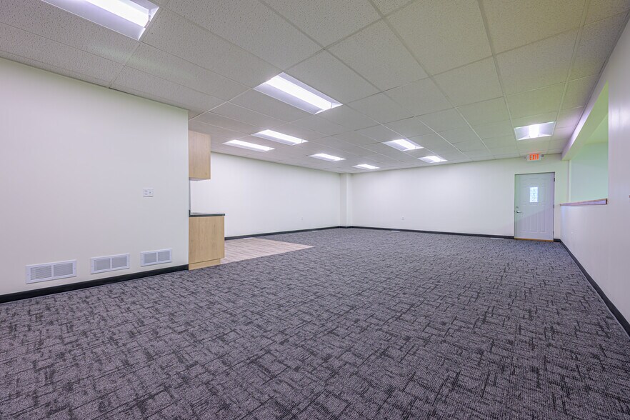 More Photos Of 541 8th E st, Hector Industrial For Sale