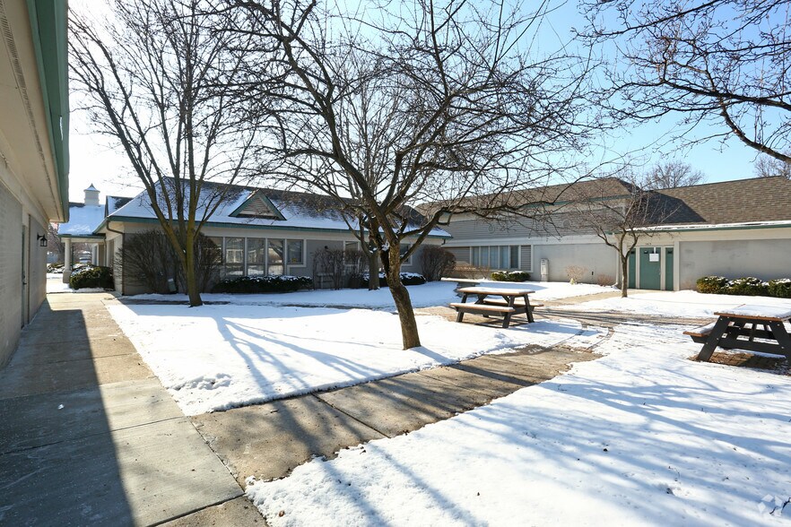 More Photos Of 1415-1421 E 12 Mile Rd, Madison Heights Unknown For Lease